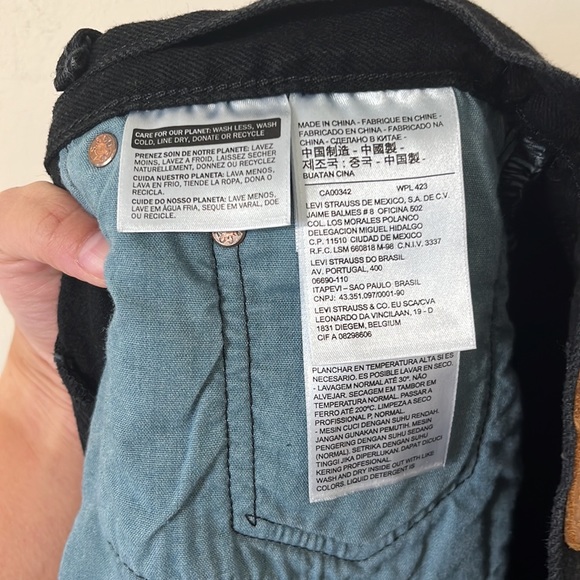 Levi's Lunar Black 501 High Rise Distressed Denim Shorts Size 30 - Picture 9 of 10